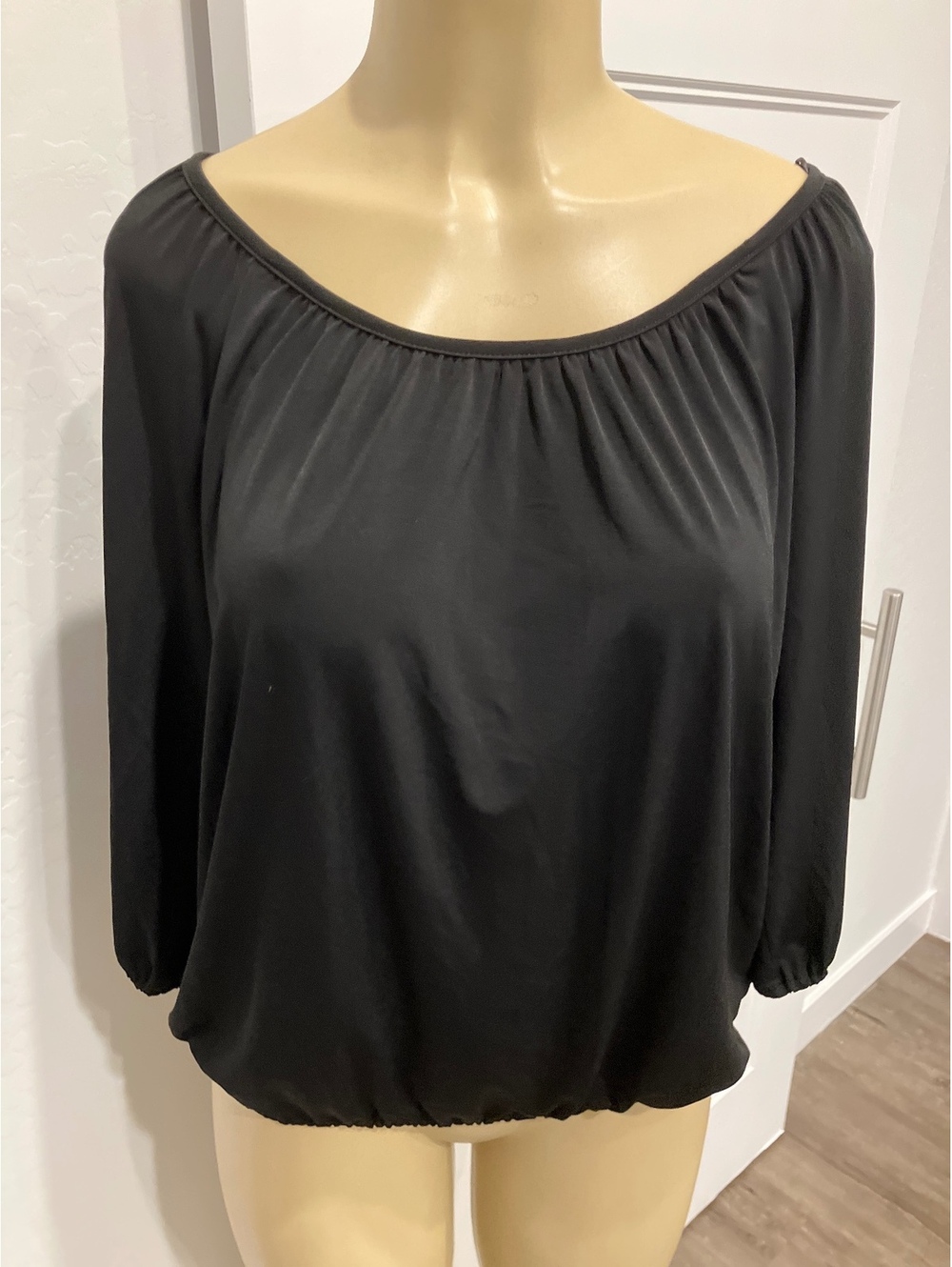 NWOT Michael Kors Black Long Sleeve Scoop Neck Top Medium